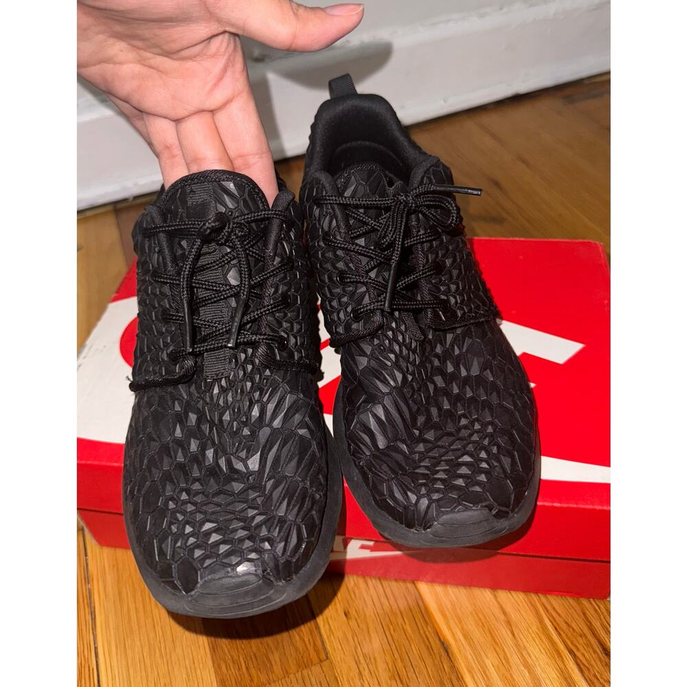 Nike Women’s Size 5.5 Nike Roshe One DMB Triple Black Womens Sneakers Shoes